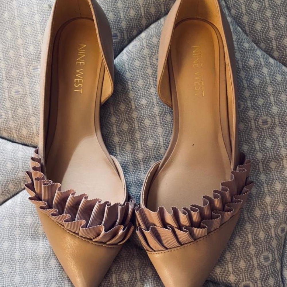 Size 4 nine west flats